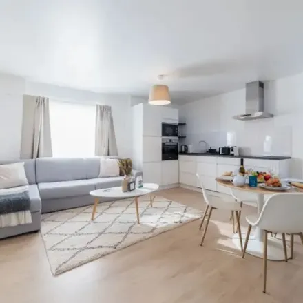 Rent this 1 bed apartment on Michelange in Avenue Michel-Ange - Michel Angelolaan, 1000 Brussels