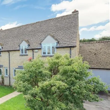 Rent this 5 bed townhouse on unnamed road in Stow-on-the-Wold, GL54 1DN