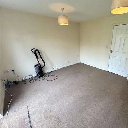 Image 4 - Rothwell Close, Telford, TF2 9GB, United Kingdom - Townhouse for rent