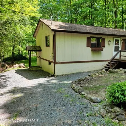 Buy this 2 bed house on 164 Ottawa Trl in Pocono Lake, Pennsylvania