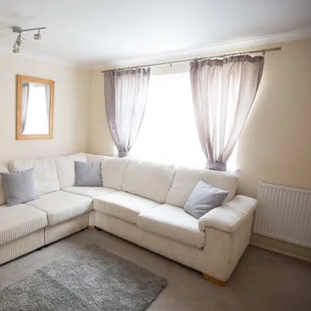 Rent this 5 bed apartment on Chatsworth Crescent in Ipswich, IP2 9BY