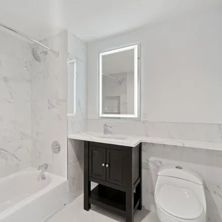 Image 2 - 39-04 29th Street, New York, NY 11101, USA - House for rent