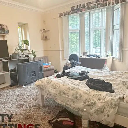 Rent this 7 bed apartment on Rothesay Avenue in Nottingham, NG7 1PU
