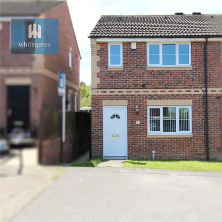 Rent this 3 bed duplex on Old Mill Close in Hemsworth, WF9 4QY