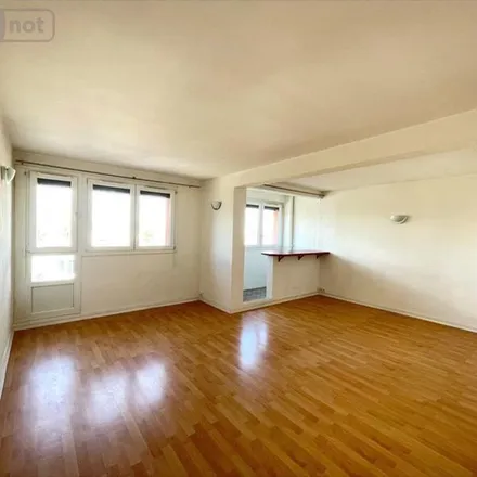 Rent this 4 bed apartment on 3 Rue Jean Baptiste Motte in 51430 Tinqueux, France