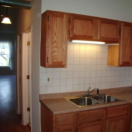 Image 3 - 3046 W Lyndale St, Unit 2nd Floor - Apartment for rent