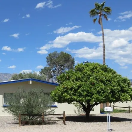 Buy this 3 bed house on 4573 East Lee Street in Tucson, AZ 85712