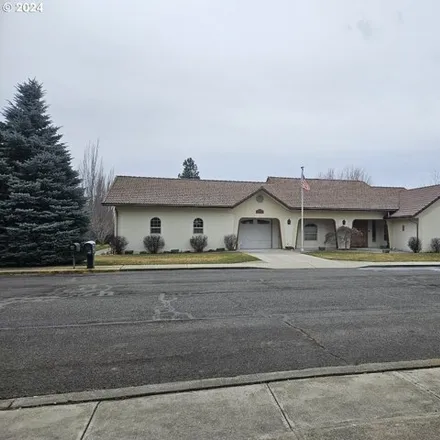 Buy this 2 bed house on 118 McKinley Street in Goldendale, WA 98620