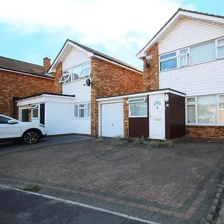 Rent this 3 bed house on Sunrise Avenue in Chelmsford, CM1 4JN