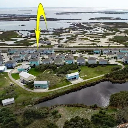Image 3 - 126 State Highway 35 South, Rockport, TX 78382, USA - House for sale