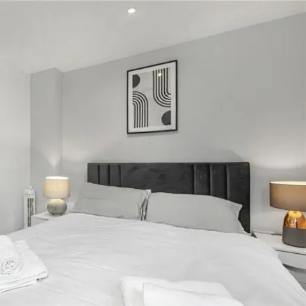Image 9 - St Clements House, Leyden Street, Spitalfields, London, E1 7LL, United Kingdom - Room for rent