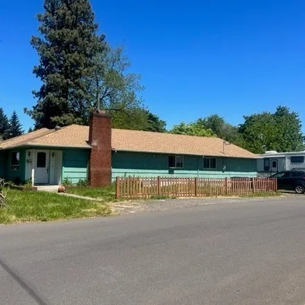 Buy this 4 bed house on 3981 Bell Avenue in Eugene, OR 97402