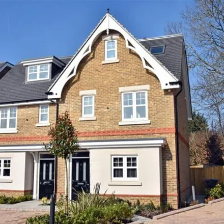 Rent this 3 bed townhouse on Gorse Road in Cookham Rise, SL6 9LL