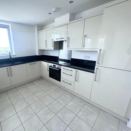 Rent this 2 bed room on River Crescent in Nottingham, Nottinghamshire