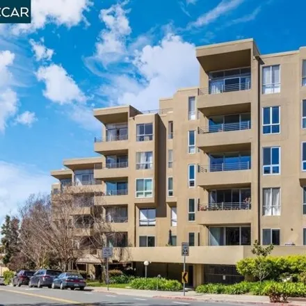 Buy this 3 bed condo on 5340 Broadway Terrace in Oakland, CA 94618
