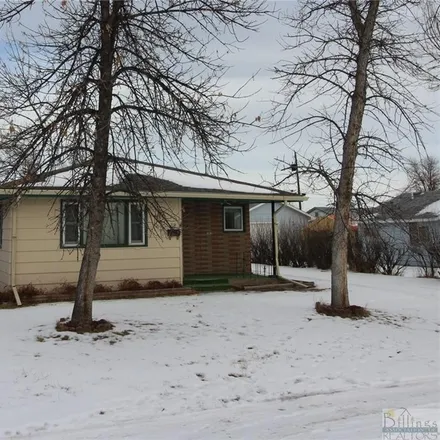 Image 2 - 719 1st Street South, Hardin, MT 59034, USA - House for sale