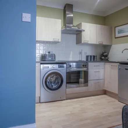 Image 4 - Tenby, SA70 7LE, United Kingdom - Apartment for rent
