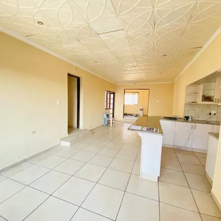 Image 8 - Hudd Road, Athlone Park, Umbogintwini, South Africa - Apartment for rent