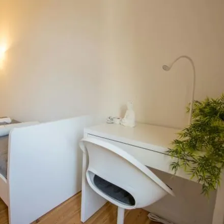 Rent this 1 bed room on Johanna Kaufmann in Boxhagener Straße, 10245 Berlin