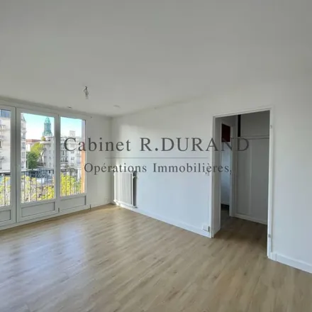 Rent this 2 bed apartment on Bois-Colombes in Hauts-de-Seine, France