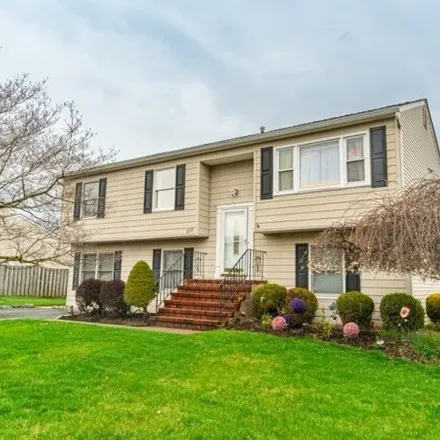 Image 2 - 353 Harvard Avenue, South Plainfield, NJ 07080, USA - House for sale