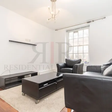 Image 1 - 20-30 Shadwell Gardens, St. George in the East, London, E1 2QJ, United Kingdom - Apartment for rent