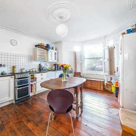 Image 3 - Foulden Road, London, N16 7XA, United Kingdom - Townhouse for sale
