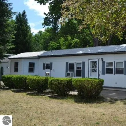 Image 1 - 784 North Otsego Lake Road, Pearll City, Bagley Township, MI 49735, USA - Apartment for sale