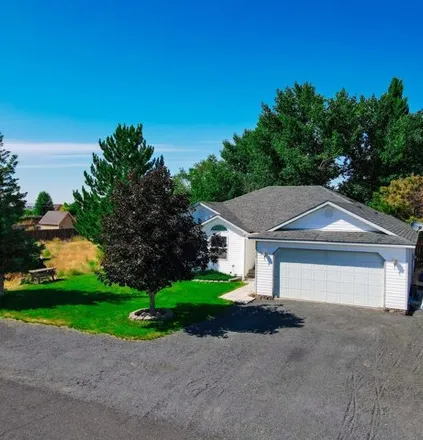 Buy this 3 bed house on 7569 McBeth Lane Northeast in Grant County, WA 98837
