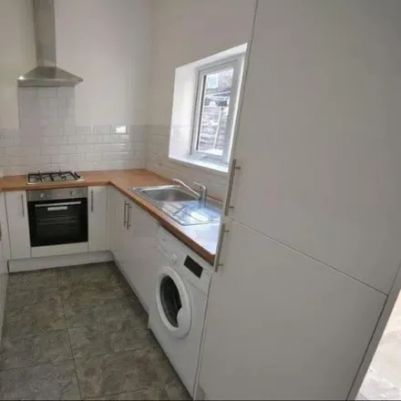 Rent this 3 bed townhouse on Step In in Jarrom Street, Leicester