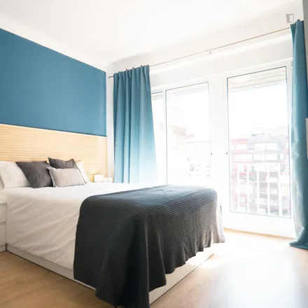 Rent this 5 bed room on Madrid in F. Saiz Cuentakilometros, Calle de Francisco Silvela