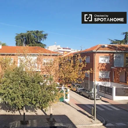 Image 14 - Madrid, Calle de Manipa, 19, 28027 Madrid - Apartment for rent