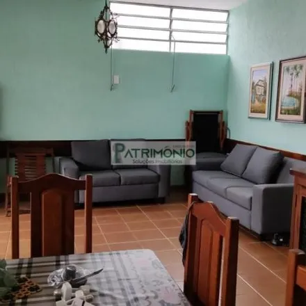 Buy this 3 bed house on Cartório da 144ª Zona Eleitoral in Rua Hans Staden, Centro