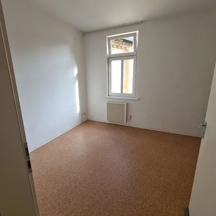 Rent this 3 bed apartment on August-Bebel-Straße 33 in 06108 Halle (Saale), Germany