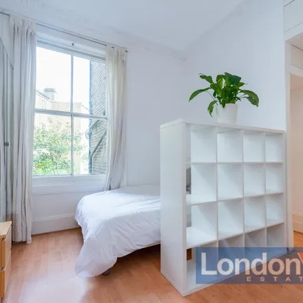 Rent this studio apartment on 79 Chippenham Road in London, W9 2AH