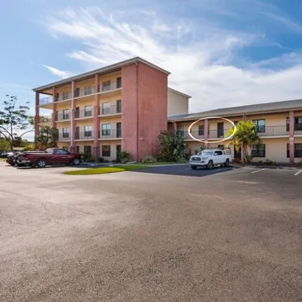 Buy this 1 bed condo on 970 85th Ave N Apt 209 in Saint Petersburg, Florida