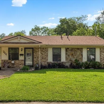 Buy this 3 bed house on 890 Camino Drive in Mesquite, TX 75149