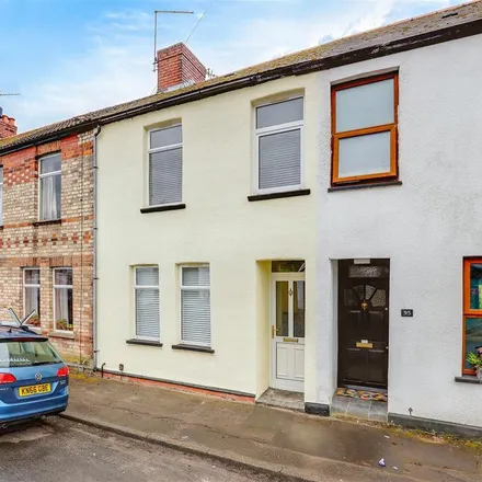 Rent this 3 bed townhouse on Daisy Street in Cardiff, CF5 1ER