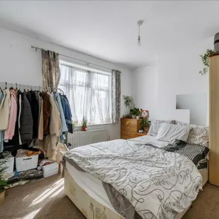 Image 5 - Park Avenue, North Circular Road, London, NW10 7HN, United Kingdom - House for sale