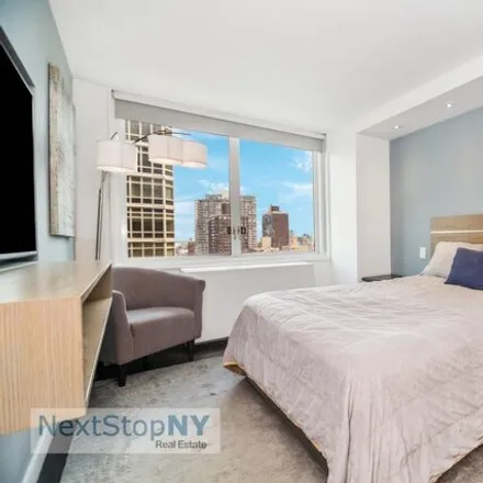 Image 2 - The Brevard, 245 East 54th Street, New York, NY 10022, USA - Apartment for sale