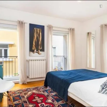 Rent this 1 bed apartment on Travessa dos Fiéis de Deus 72 in 74, 76