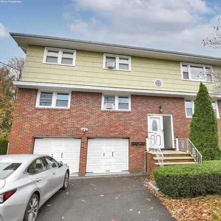 Rent this 3 bed house on 182 Hickory Avenue in Tenafly, NJ 07670
