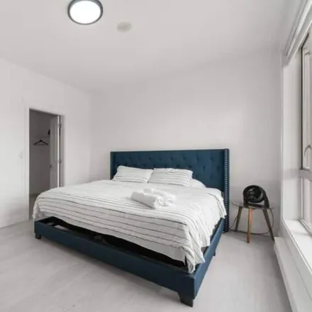 Image 9 - Surrey, BC V3T 0E1, Canada - Apartment for rent