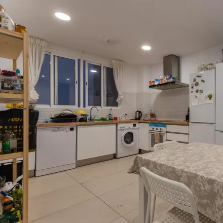 Rent this 5 bed room on Plaça de Cánovas del Castillo in 46005 Valencia, Spain