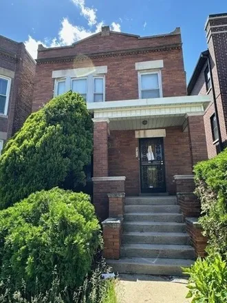 Buy this 3 bed house on 6426 South Drexel Avenue in Chicago, IL 60637