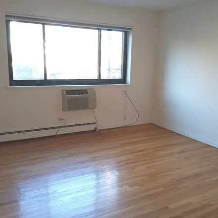 Image 6 - 538-548 West Roscoe Street, Chicago, IL 60657, USA - Apartment for rent