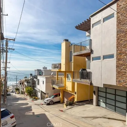 Rent this 3 bed house on 223;225 Seaview Street in Manhattan Beach, CA 90266