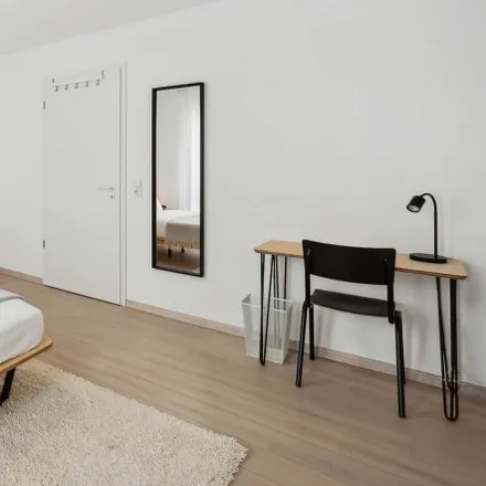 Rent this 4 bed room on Klüberstraße 6 in 60325 Frankfurt, Germany