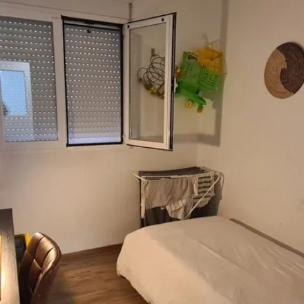 Rent this 3 bed apartment on ALDI in Avinguda de Pérez Galdós, 86