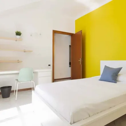 Rent this 2 bed room on Via Vigevano - Via Corsico in Via Vigevano, 20144 Milan MI